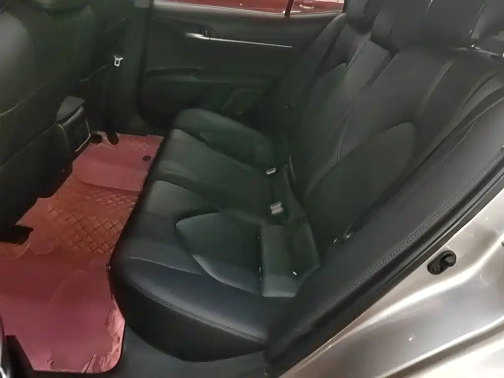 Toyota Camry 2022 — фото 17