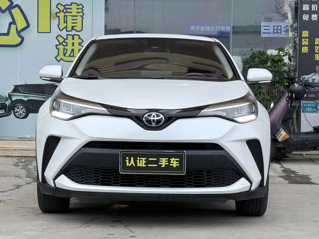 Toyota C-HR 2023 — фото 2