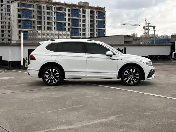 Volkswagen Tiguan L 2024