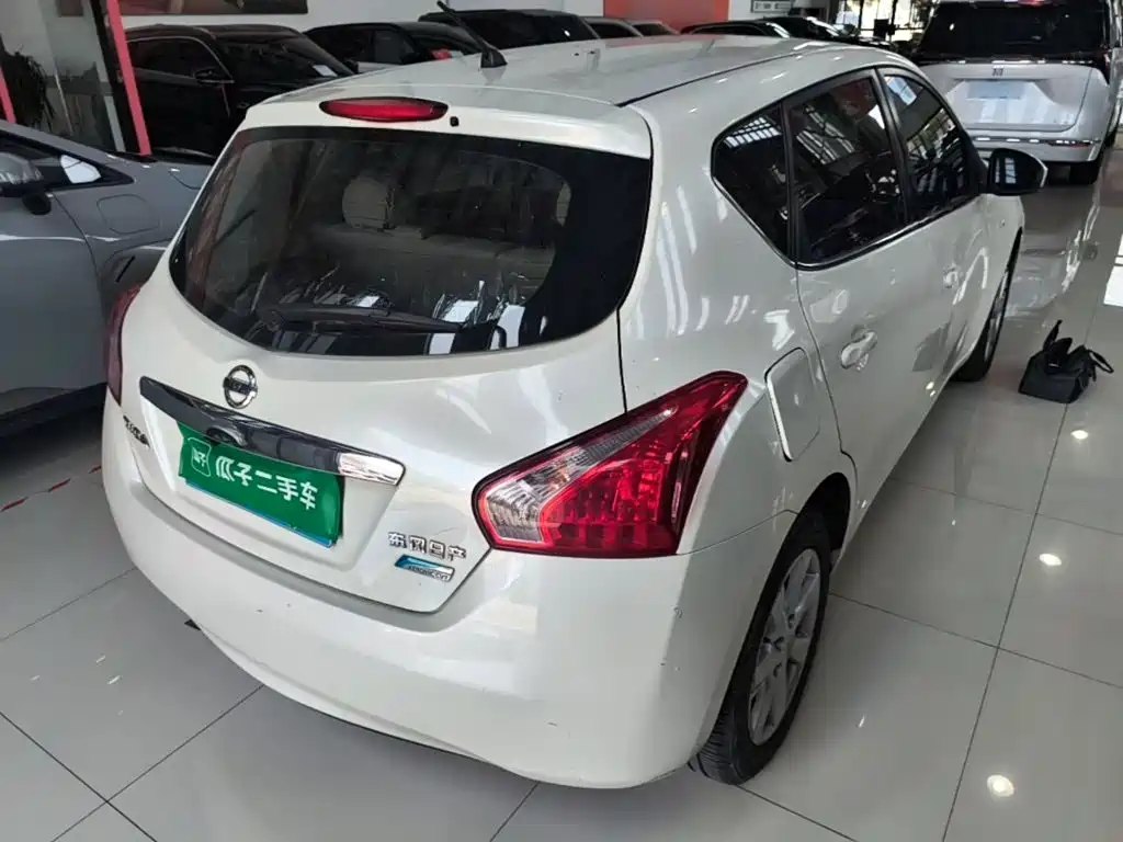 Nissan Tiida 2016