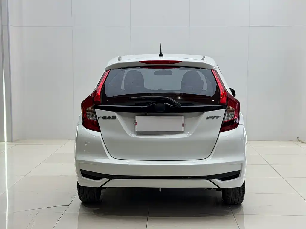 Honda Fit 2018 — фото 10