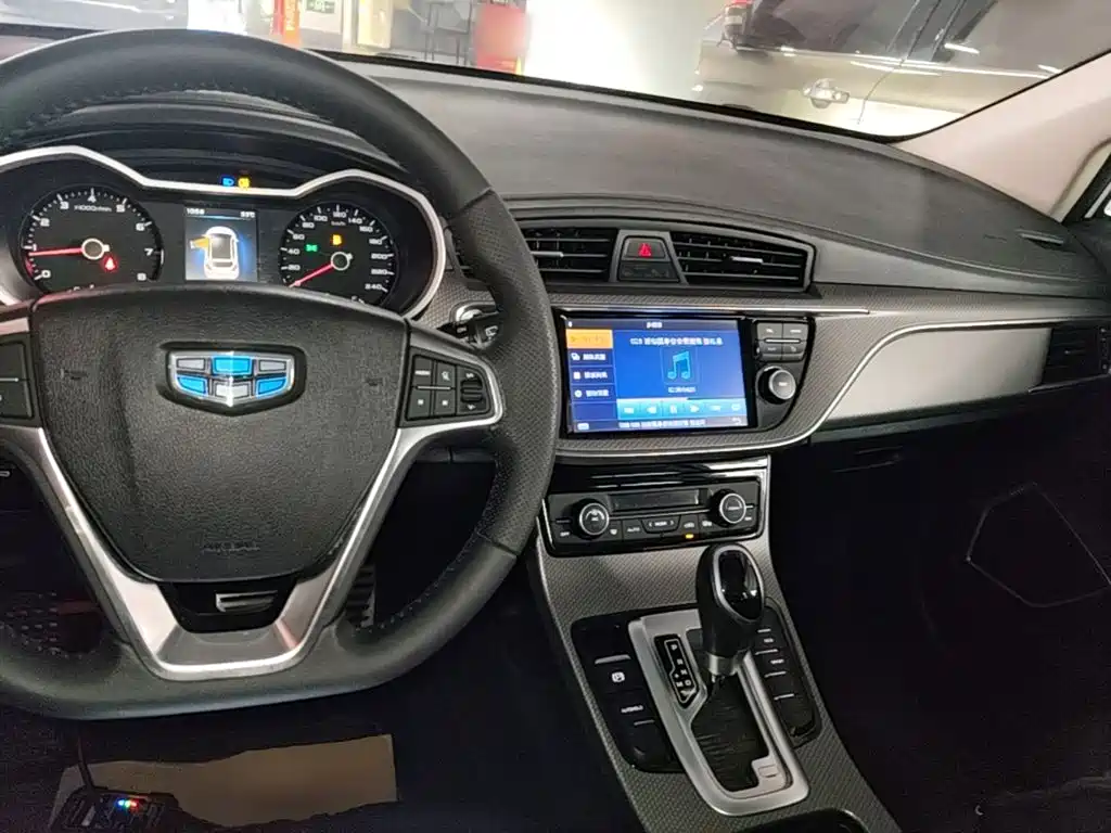 Geely Emgrand GS 2018 — фото 10