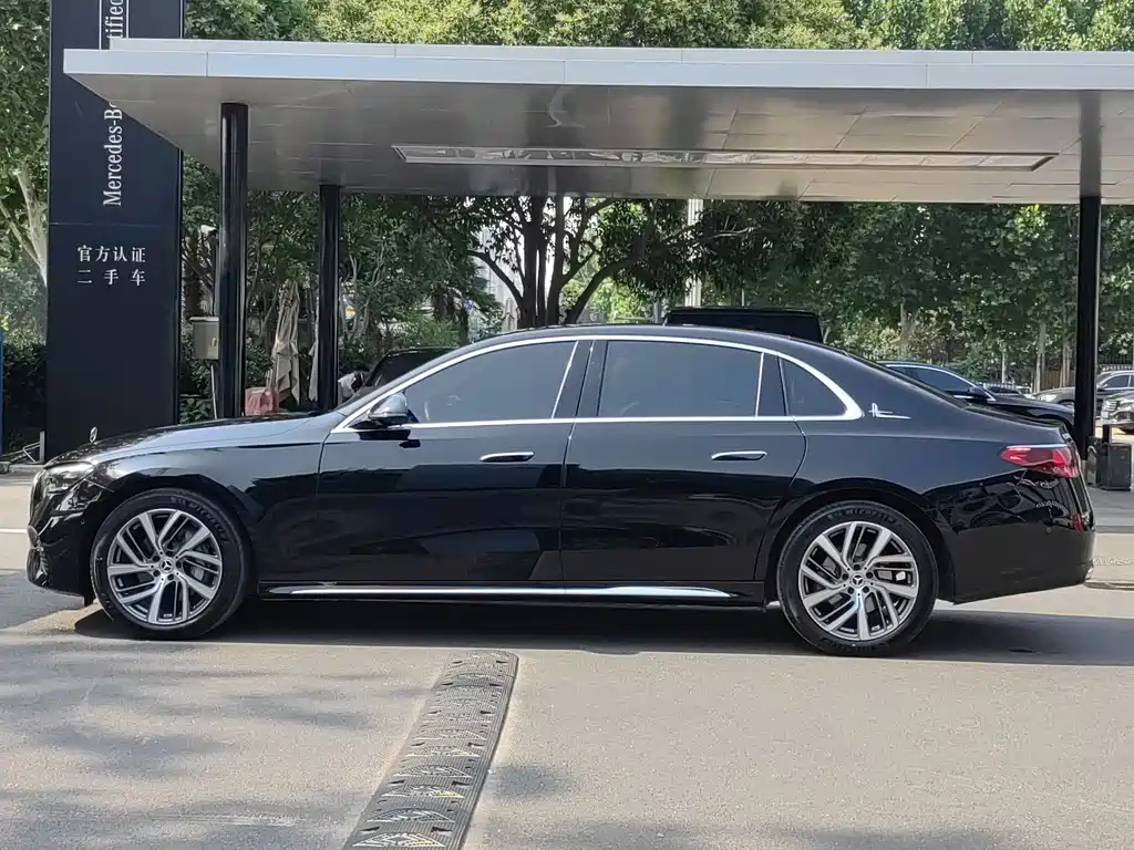 Mercedes-Benz E-Class 2025