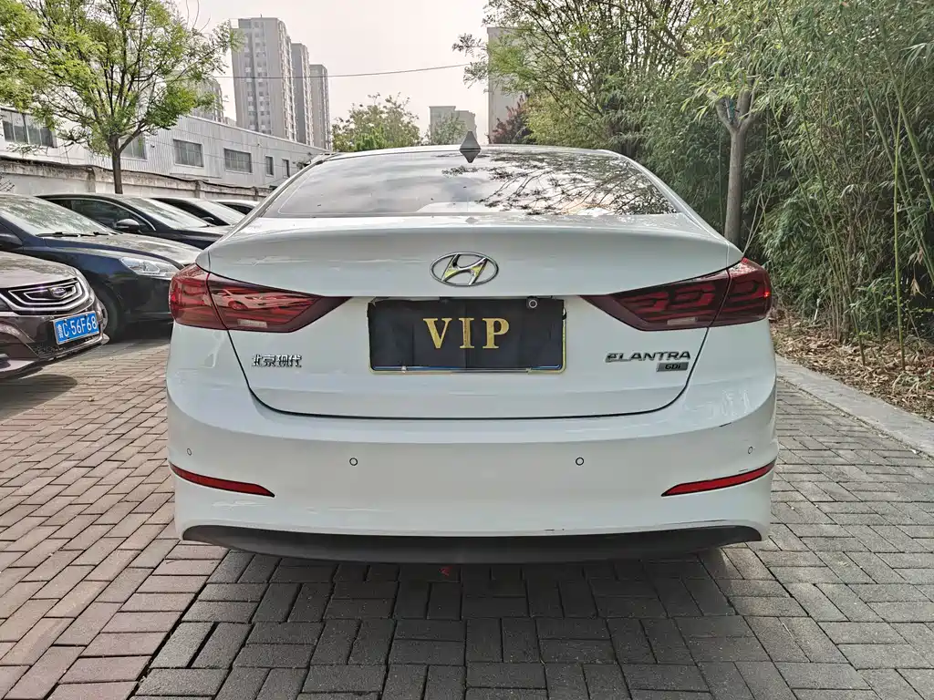 Hyundai Elantra 2018 — фото 5