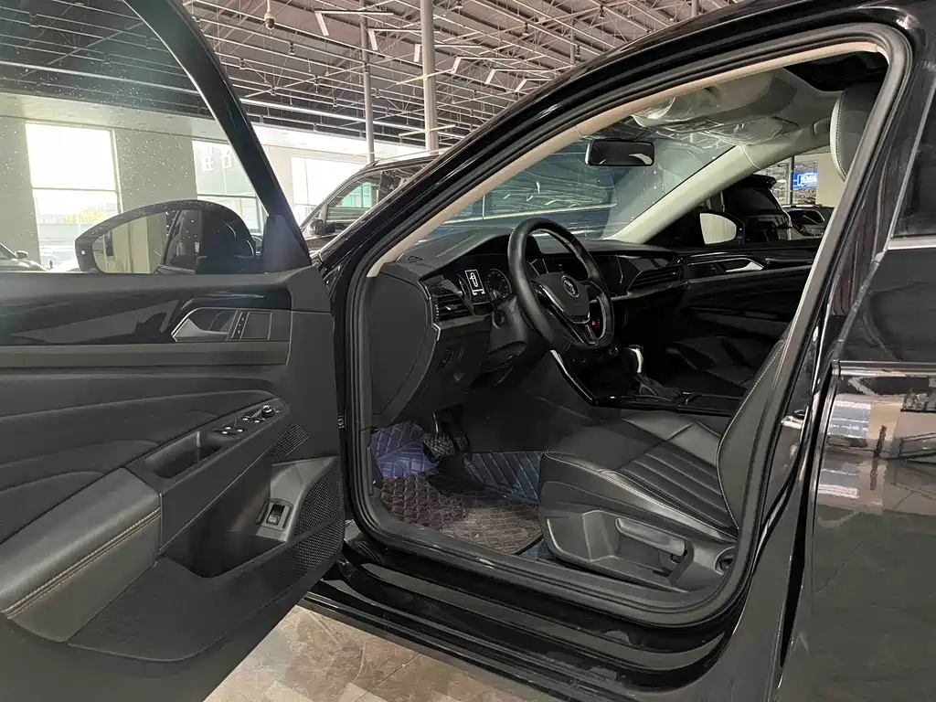 Volkswagen Passat 2023 — фото 10