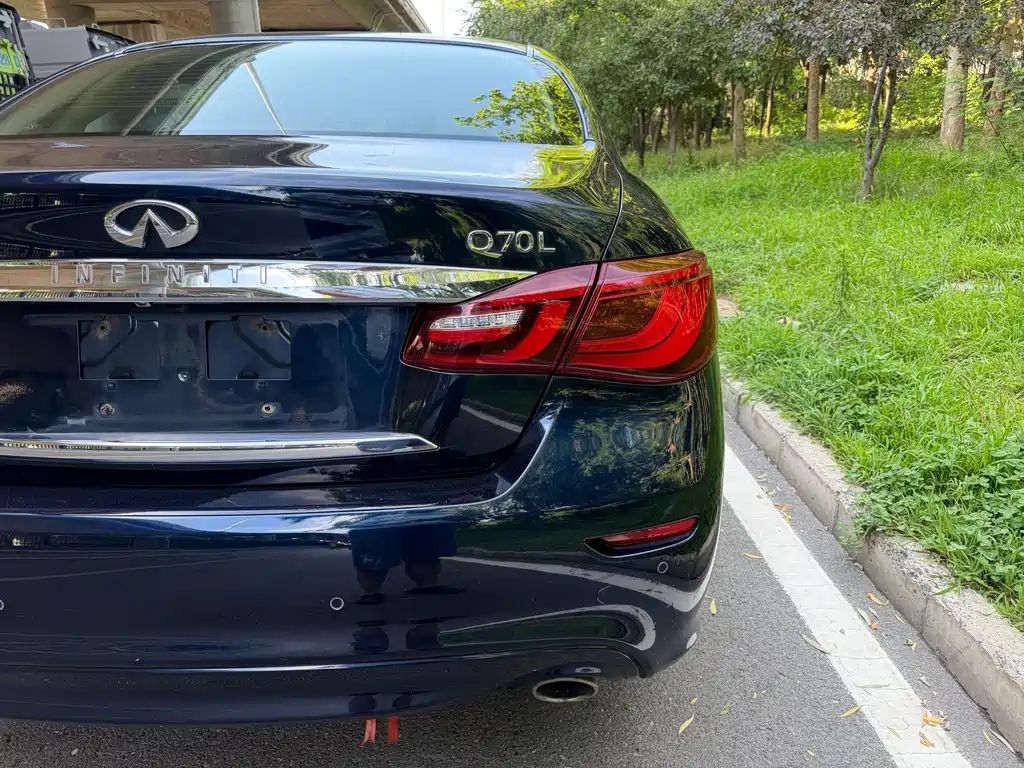 Infiniti Q70 2015 — фото 14