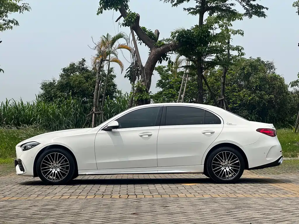 Mercedes-Benz C-Class 2023 — фото 14