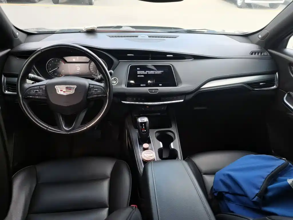 Cadillac XT4 2019 — фото 10