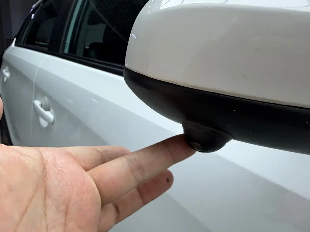 Toyota Yaris L 2023 — фото 21