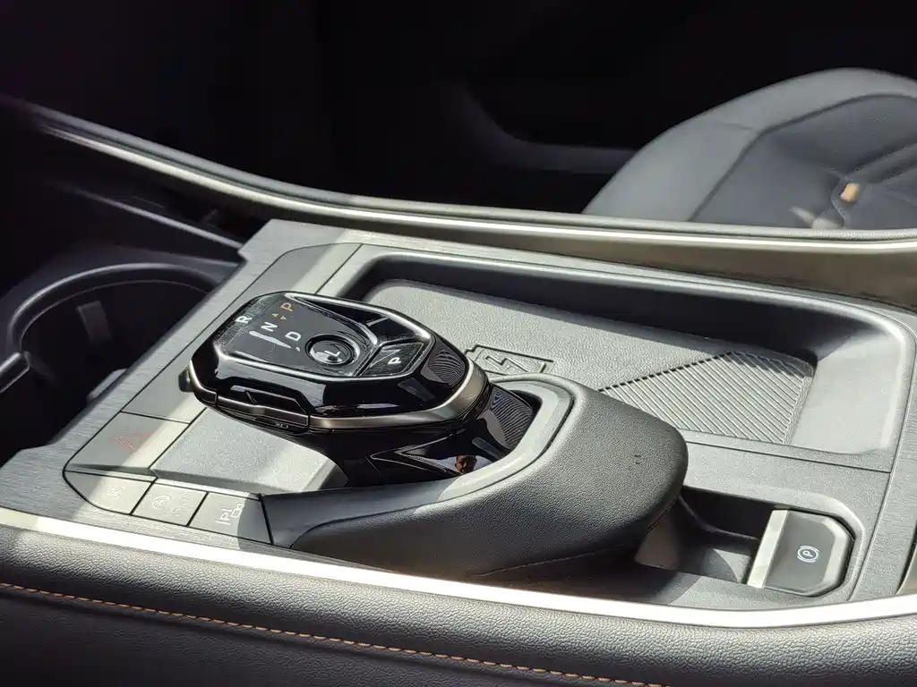 Ford Edge 2023 — фото 12