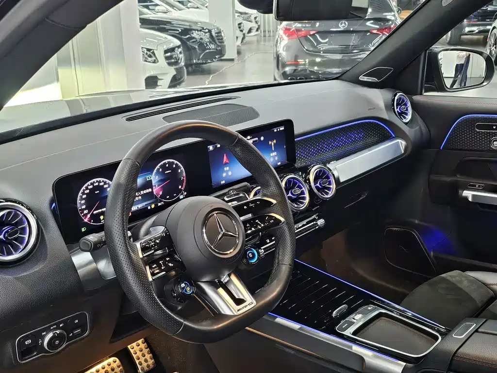 Mercedes-Benz GLB AMG 2025 — фото 6