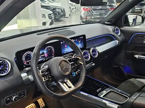Mercedes-Benz GLB AMG 2025