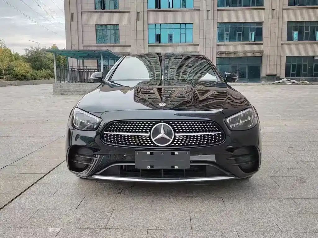 Mercedes-Benz E-Class 2022