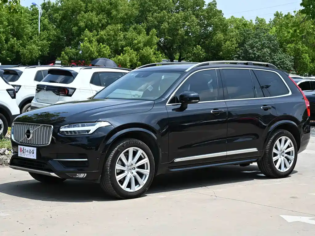 Volvo XC90 2017 — фото 1