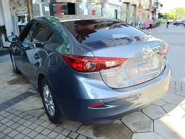 Mazda 3 Axela 2016