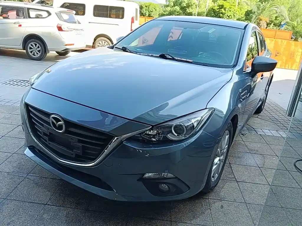 Mazda 3 Axela 2016 — фото 1