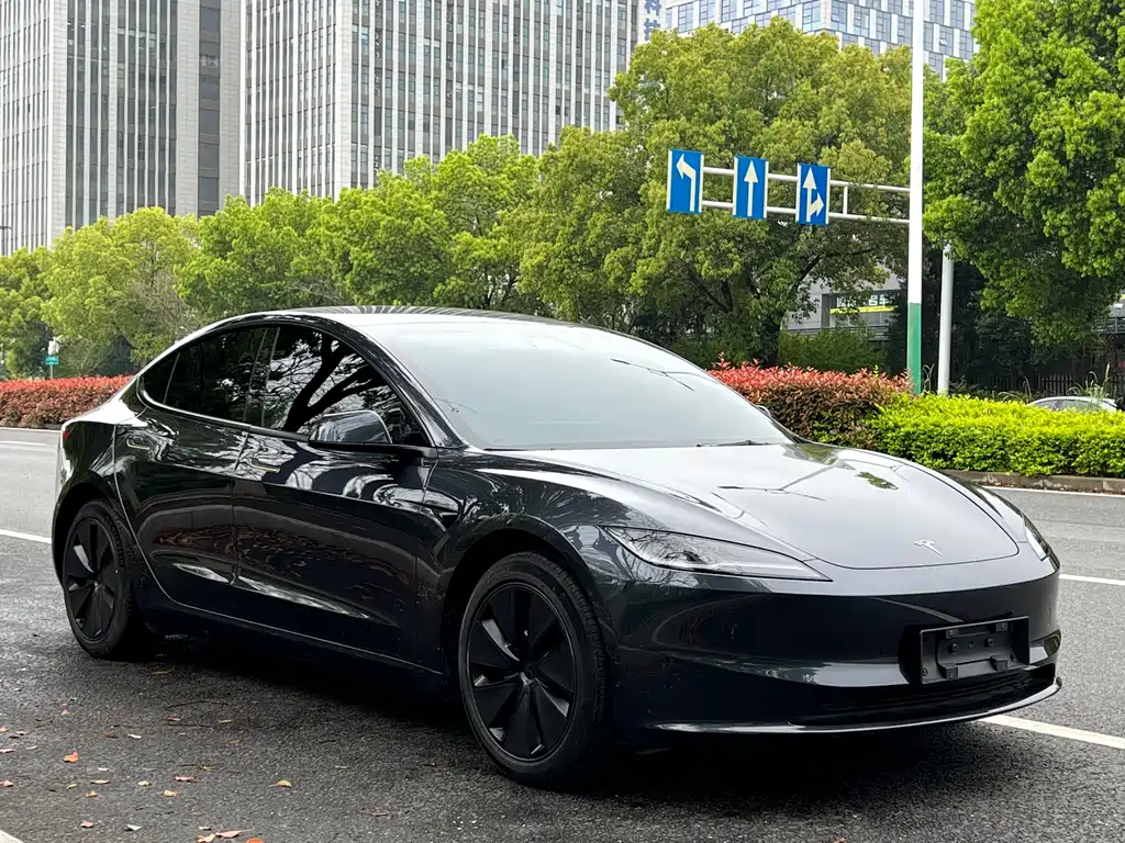 Tesla Model 3 2024 — фото 7