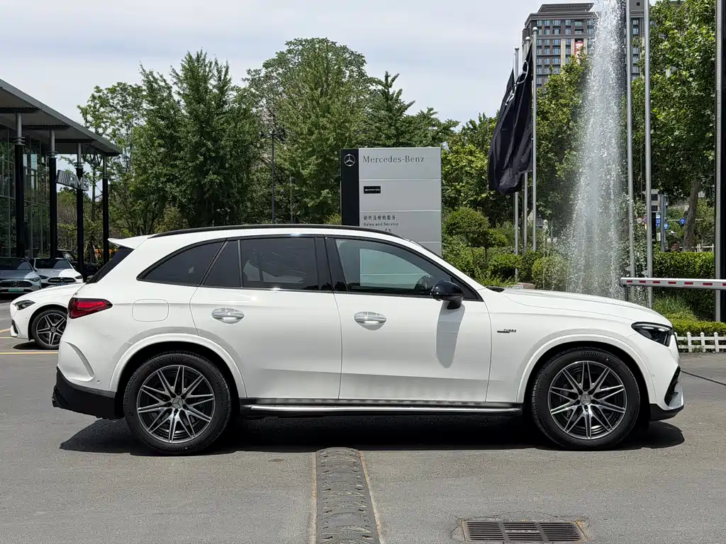 Mercedes-Benz GLC AMG 2025 — фото 5