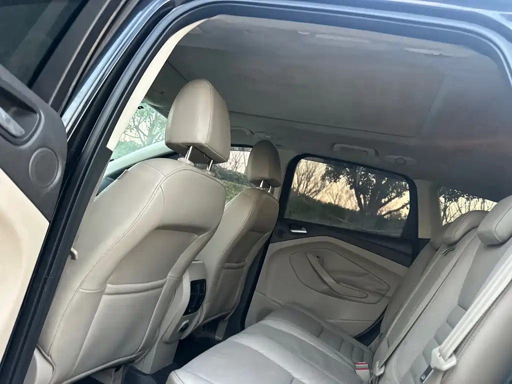 Ford Kuga 2015 — фото 10