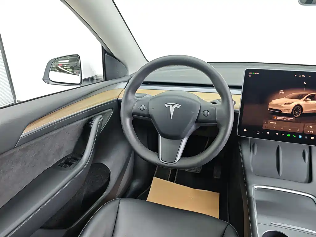 Tesla Model Y 2022 — фото 15