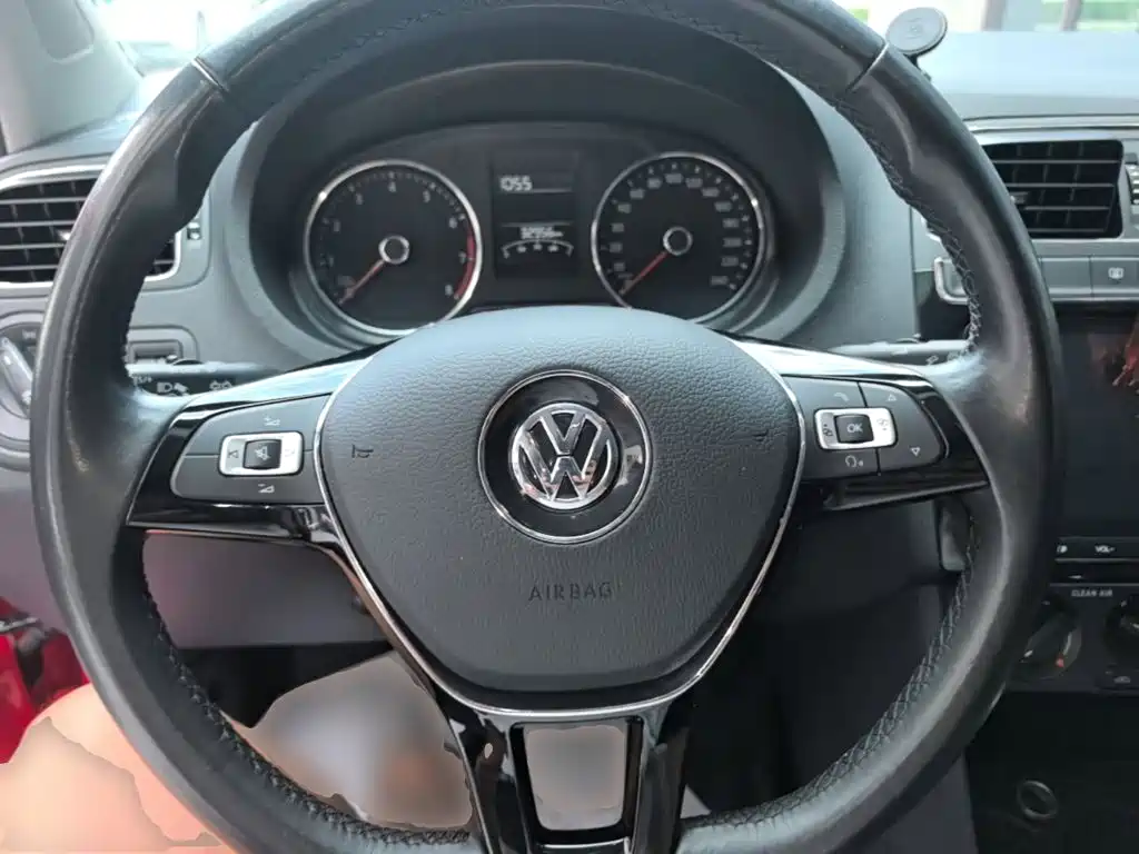 Volkswagen Polo 2017 — фото 11
