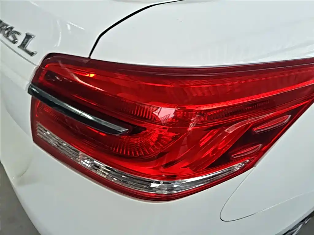 Toyota Yaris L 2020 — фото 8