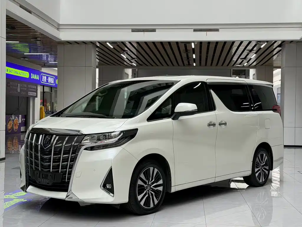 Toyota Alphard 2018 — фото 1