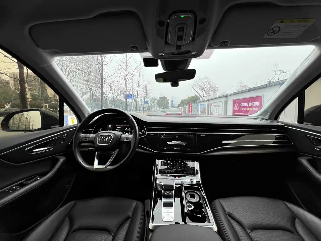 Audi Q7 2023 — фото 12