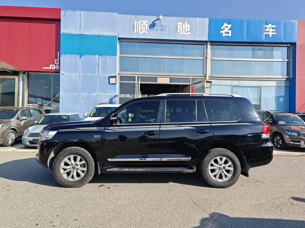 Toyota Land Cruiser 2018 — фото 15