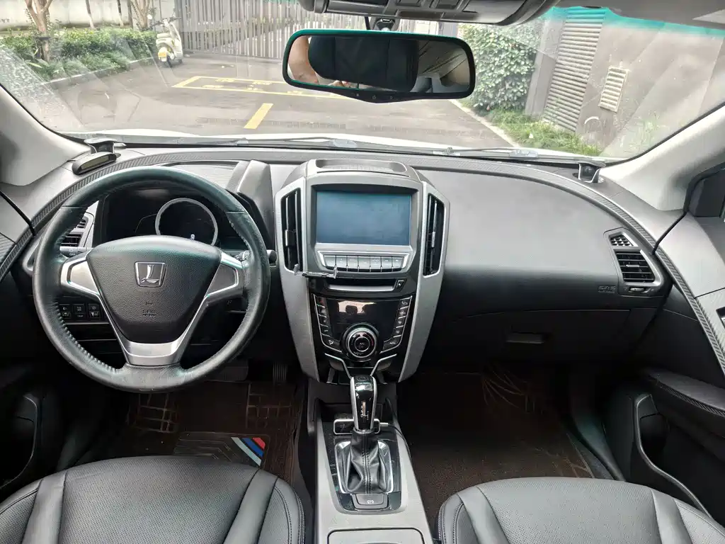 Luxgen U6 2014