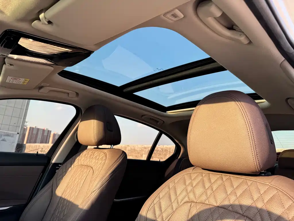 BMW 3 Series 2023 — фото 14