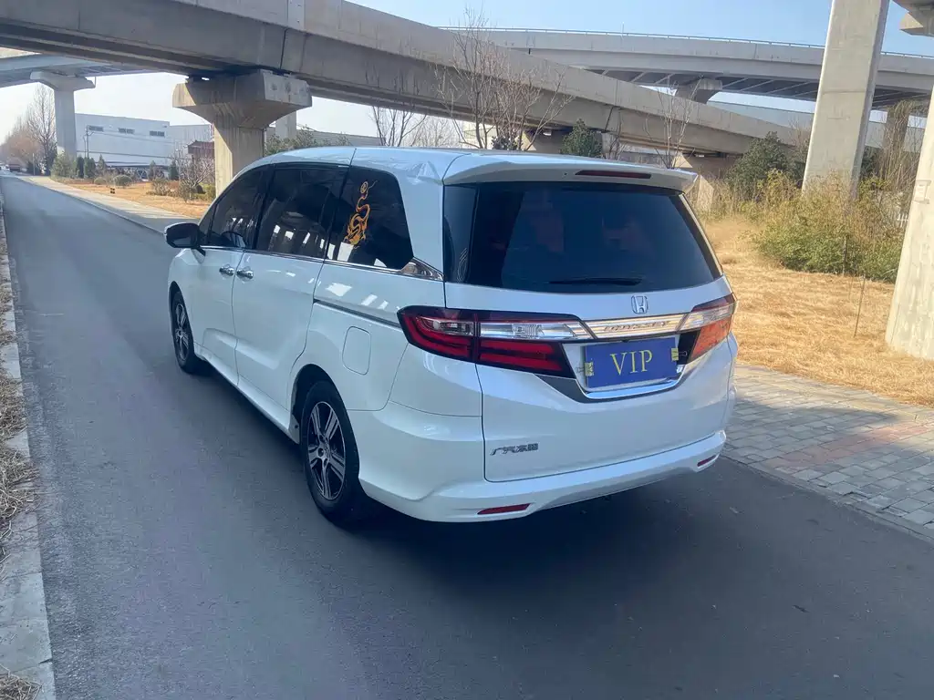 Honda Odyssey 2018 — фото 2
