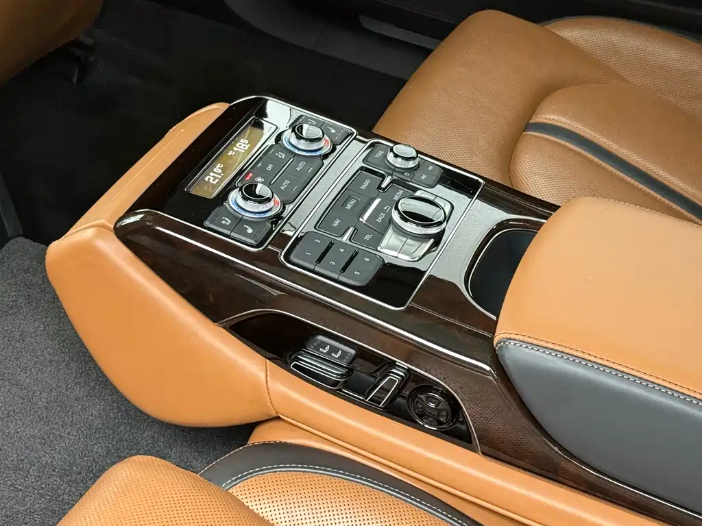 Audi A8 2018 — фото 17