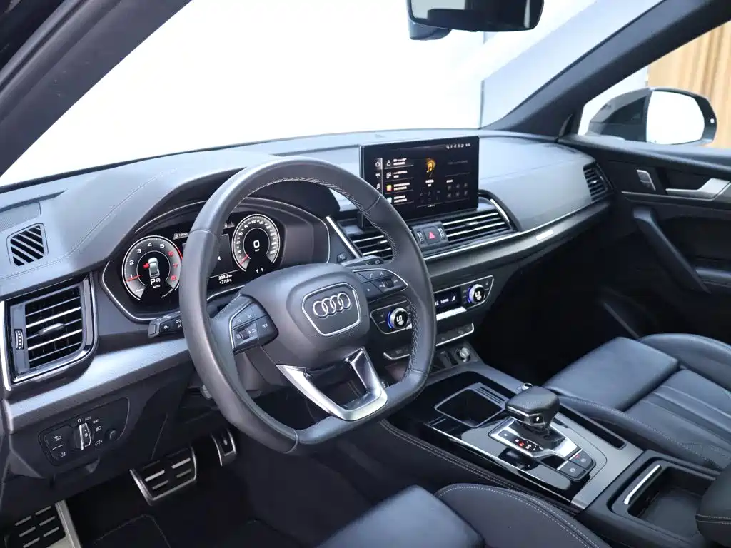 Audi Q5L 2024 — фото 11