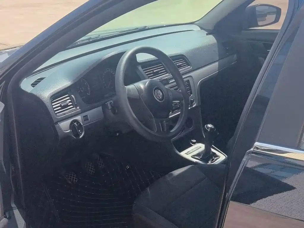 Volkswagen Lavida 2013