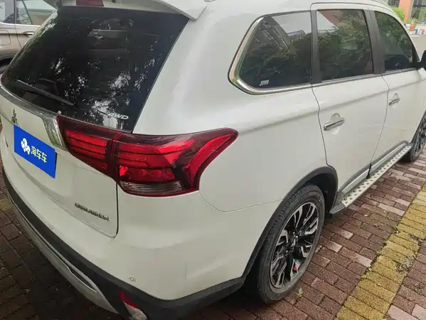 Mitsubishi Outlander 2020