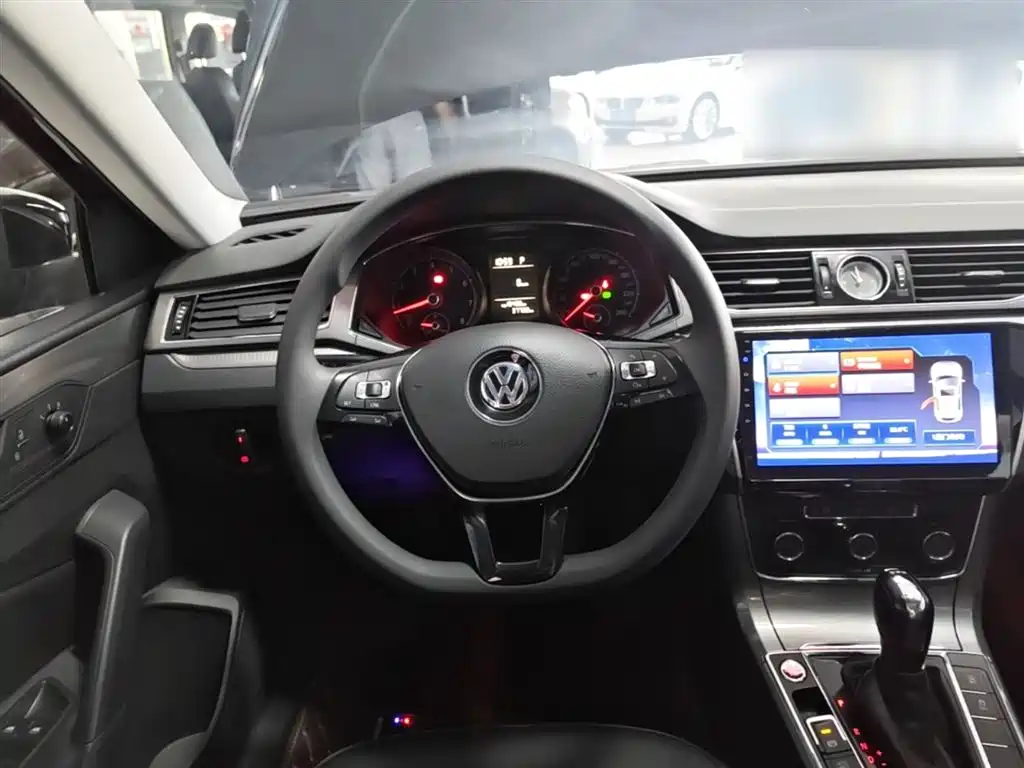 Volkswagen Passat 2018 — фото 11