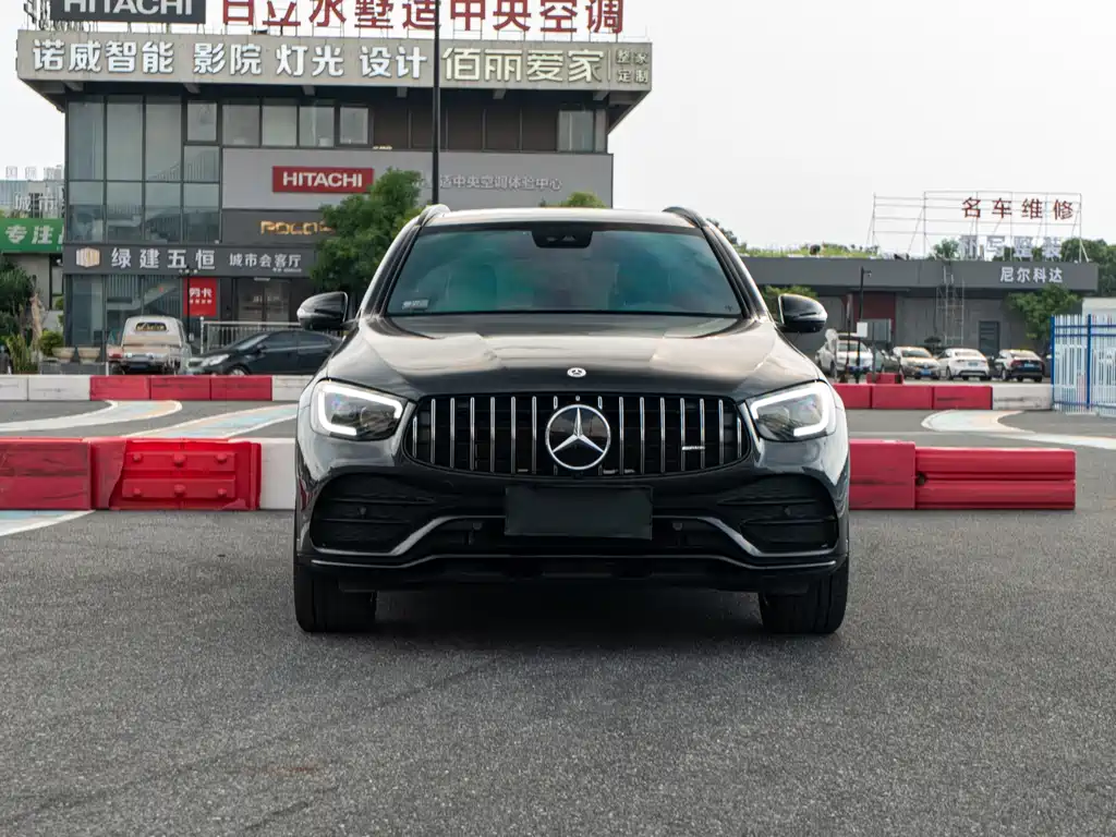 Mercedes-Benz GLC AMG 2023 — фото 2