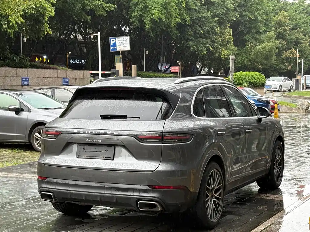 Porsche Cayenne 2022 — фото 16