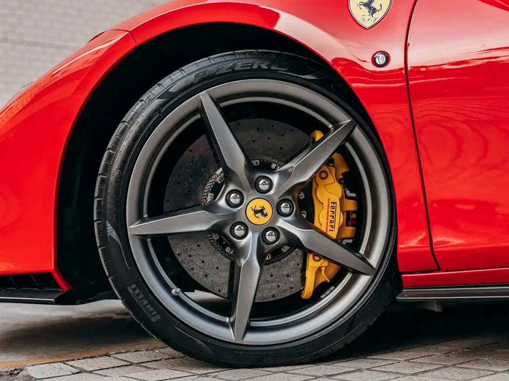 Ferrari F8 2022 — фото 8