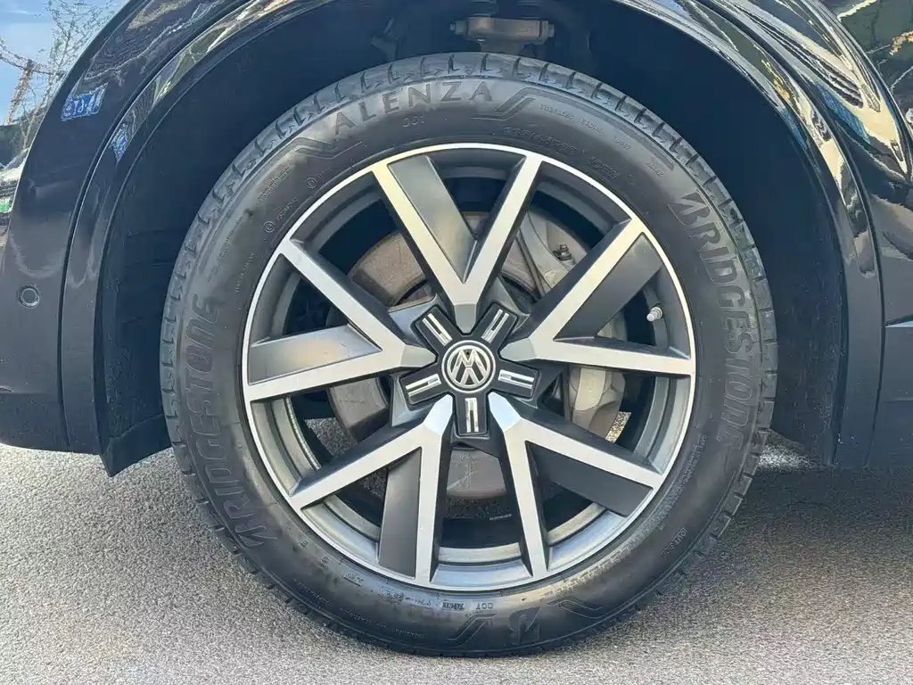 Volkswagen Touareg 2020 — фото 20