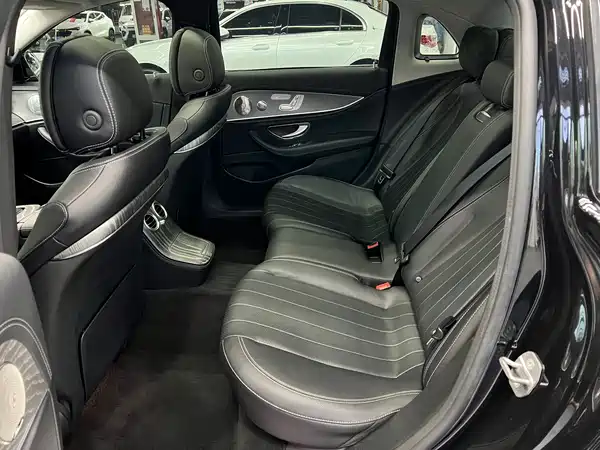 Mercedes-Benz E-Class 2022