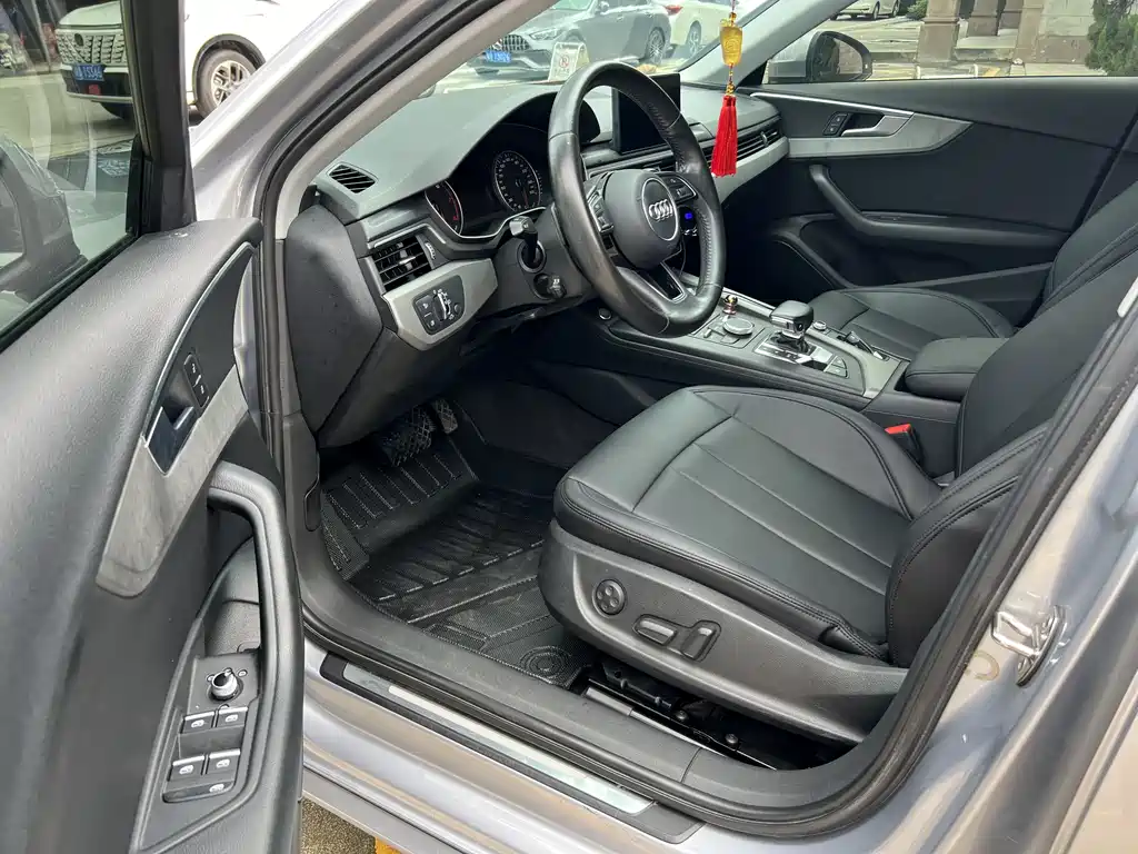 Audi A4L 2017