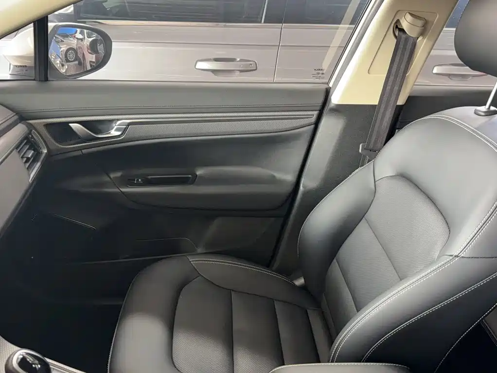Geely Emgrand GS 2017 — фото 15