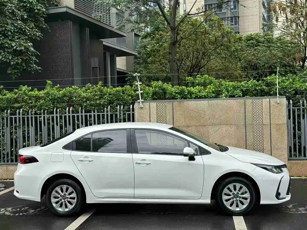 Toyota Corolla 2020 — фото 4