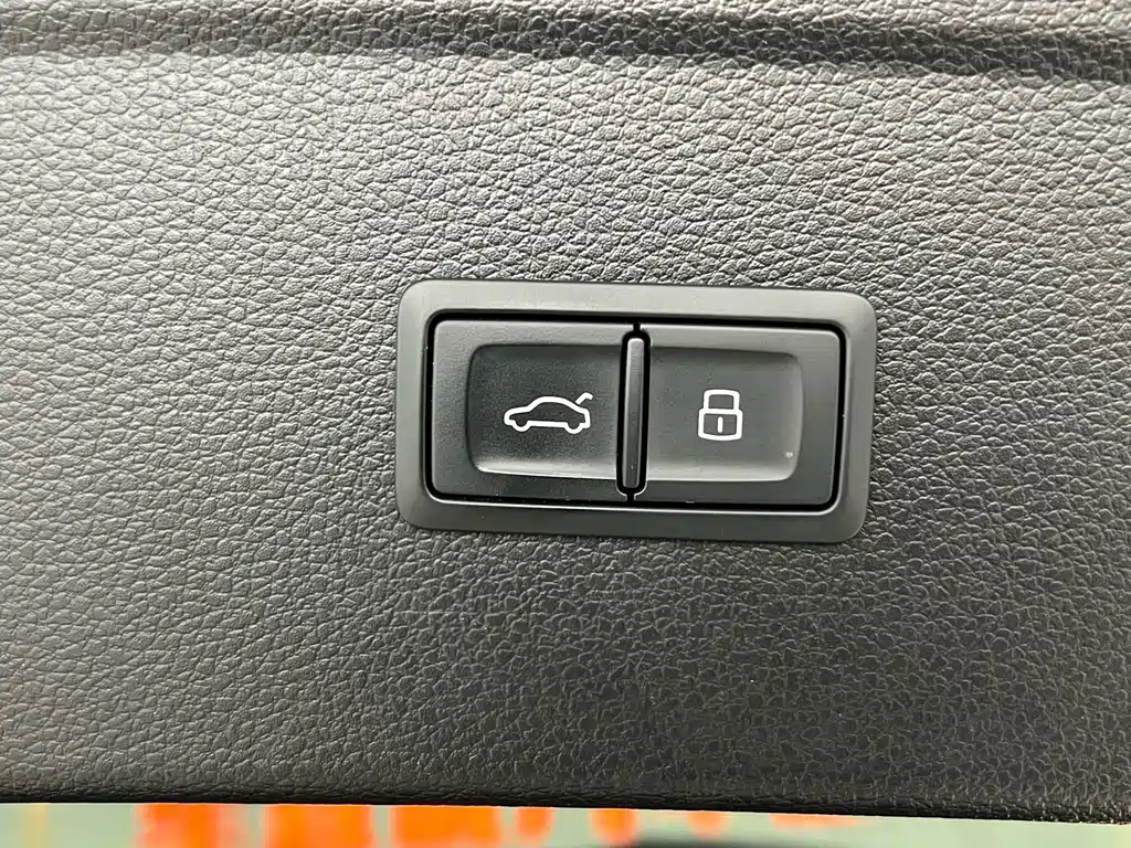 Audi Q5L 2023 — фото 27