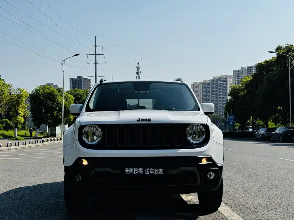 Jeep Renegade 2017 — фото 2