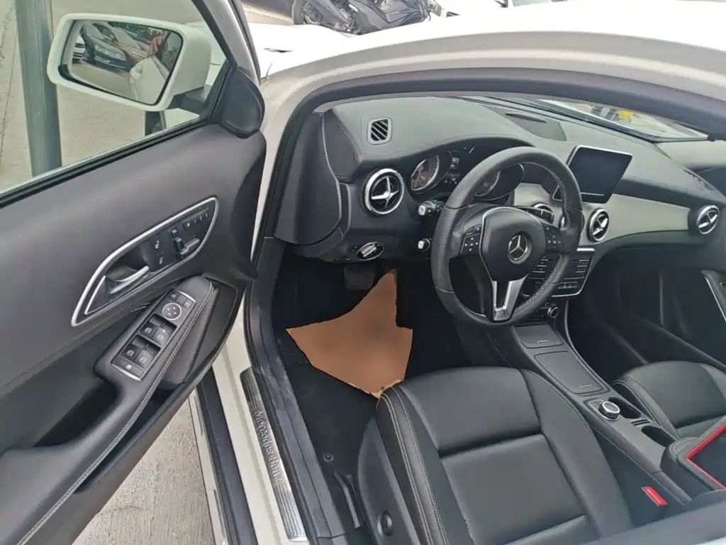 Mercedes-Benz GLA 2016 — фото 16