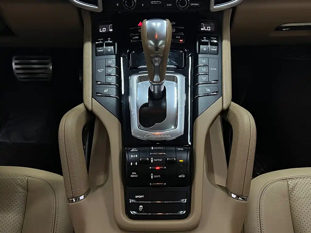 Porsche Cayenne 2014 — фото 13