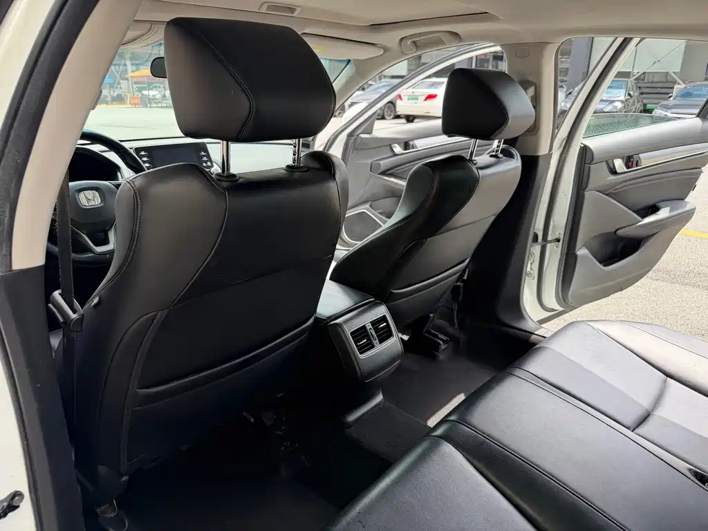 Honda Accord 2019 — фото 23